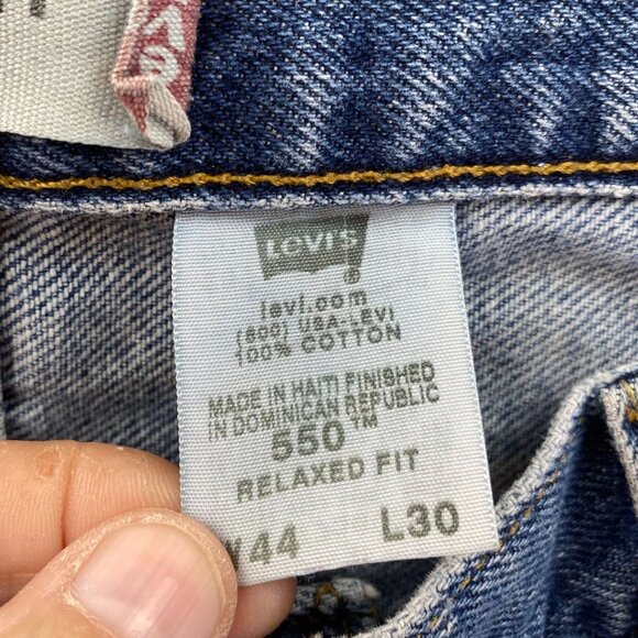 Vintage Levi's Men's 550 Jeans Size 44x30 Relaxed Fit Straight Denim Casual Blue - Picture 3 of 15